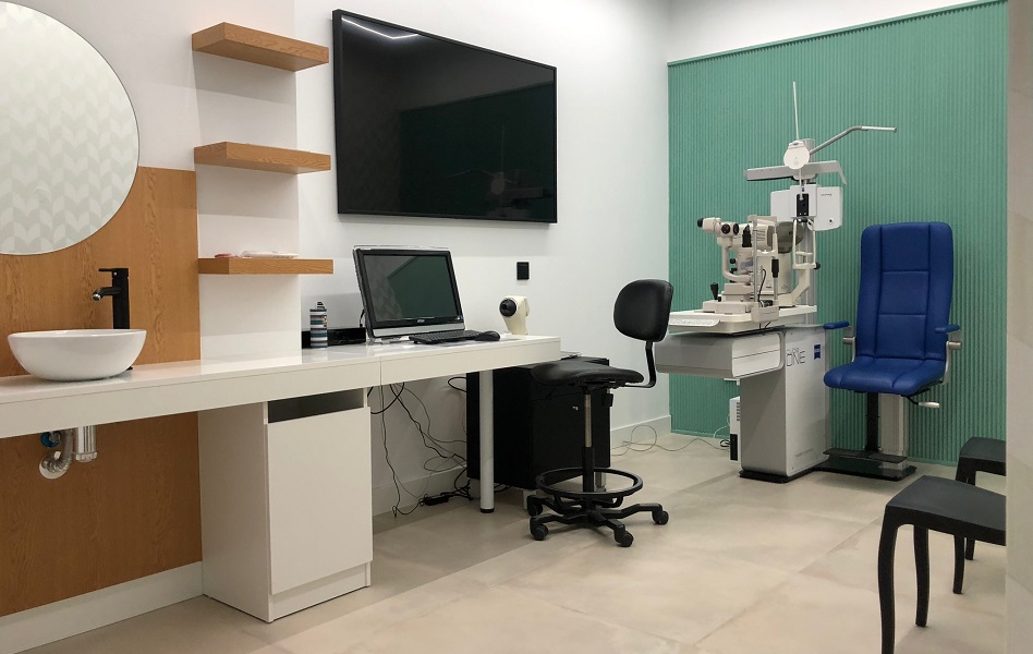 Interior de óptica moderna